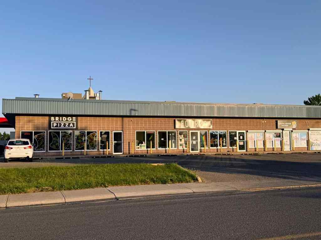 MLS® A2226866 - 400 McMaster Boulevard W in Varsity Village Lethbridge, Residential