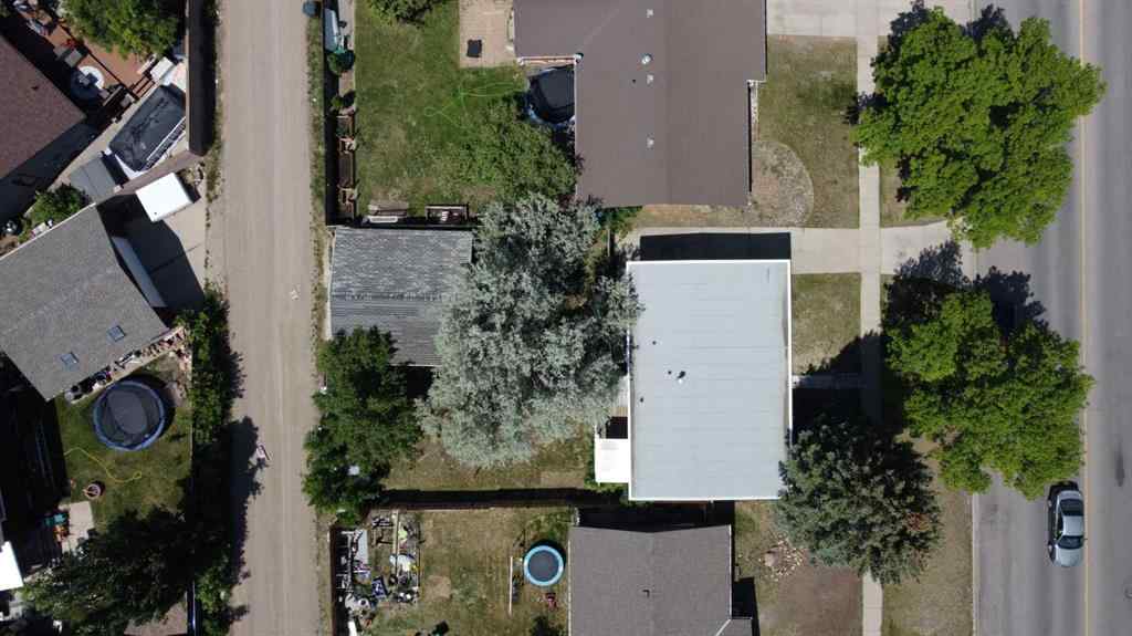 MLS® A2226866 - 400 McMaster Boulevard W in Varsity Village Lethbridge, Residential