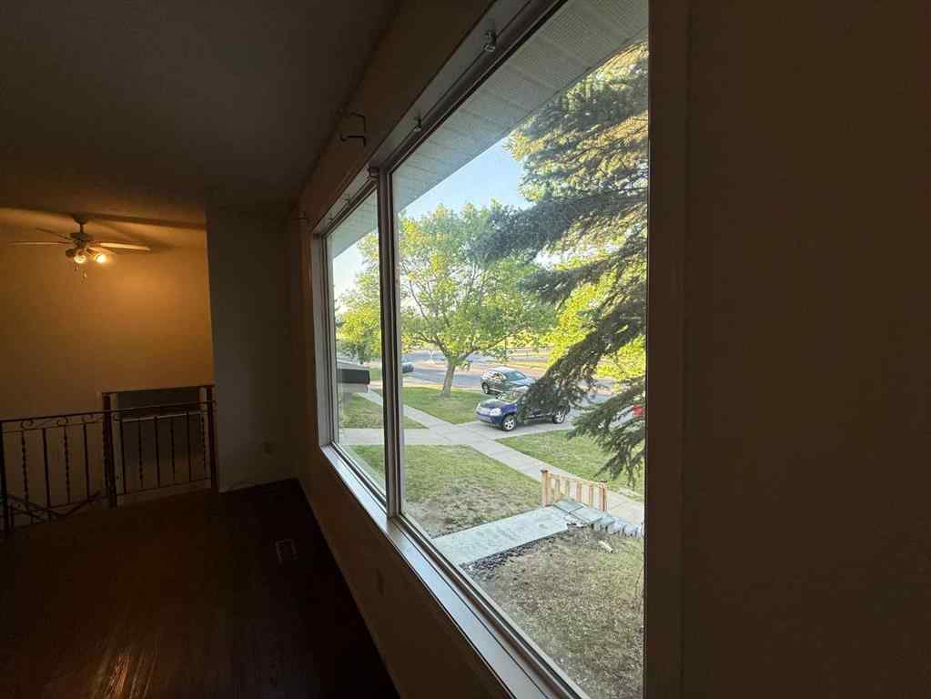 MLS® A2226866 - 400 McMaster Boulevard W in Varsity Village Lethbridge, Residential