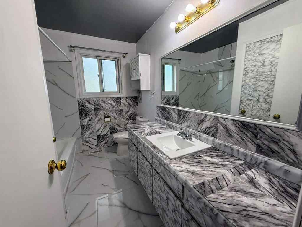 MLS® A2226866 - 400 McMaster Boulevard W in Varsity Village Lethbridge, Residential