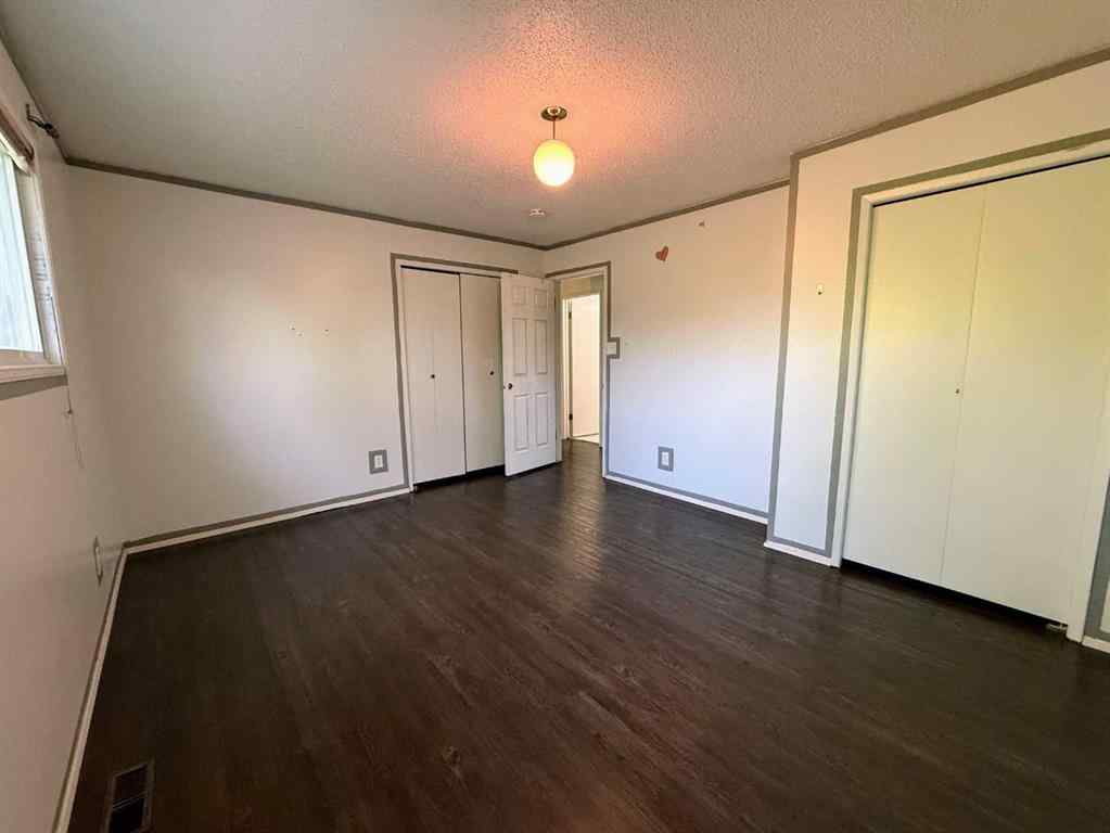 MLS® A2226866 - 400 McMaster Boulevard W in Varsity Village Lethbridge, Residential