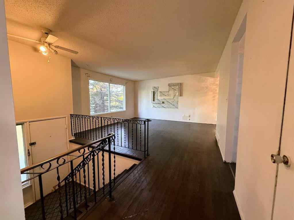 MLS® A2226866 - 400 McMaster Boulevard W in Varsity Village Lethbridge, Residential