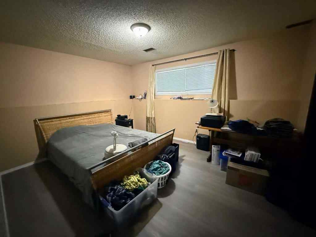 MLS® A2226866 - 400 McMaster Boulevard W in Varsity Village Lethbridge, Residential