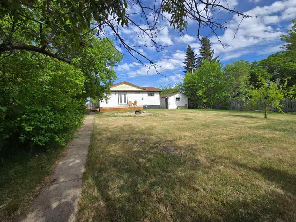 MLS® A2226944 - 5006 51 Street  in Myrnam Myrnam, Residential