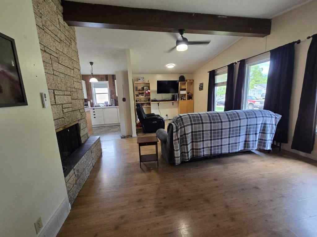 MLS® A2226944 - 5006 51 Street  in Myrnam Myrnam, Residential