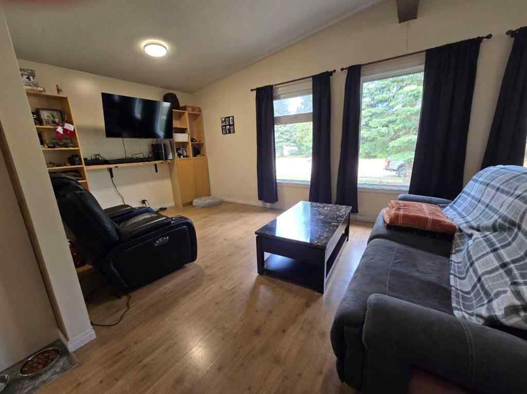 MLS® A2226944 - 5006 51 Street  in Myrnam Myrnam, Residential