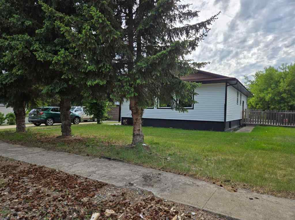 MLS® A2226944 - 5006 51 Street  in Myrnam Myrnam, Residential