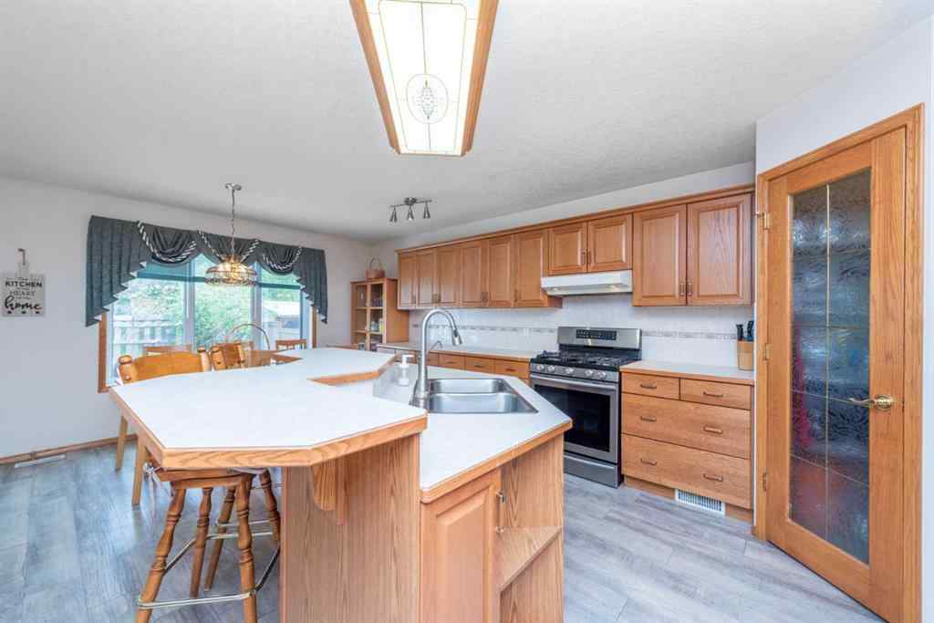 MLS® A2227014 - 520 Tanner Drive SE in Thorburn Airdrie, Residential