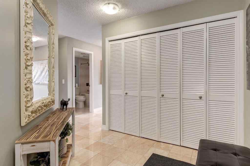 MLS® A2227078 - Unit #304 320 Meredith Road NE in Crescent Heights Calgary, Residential