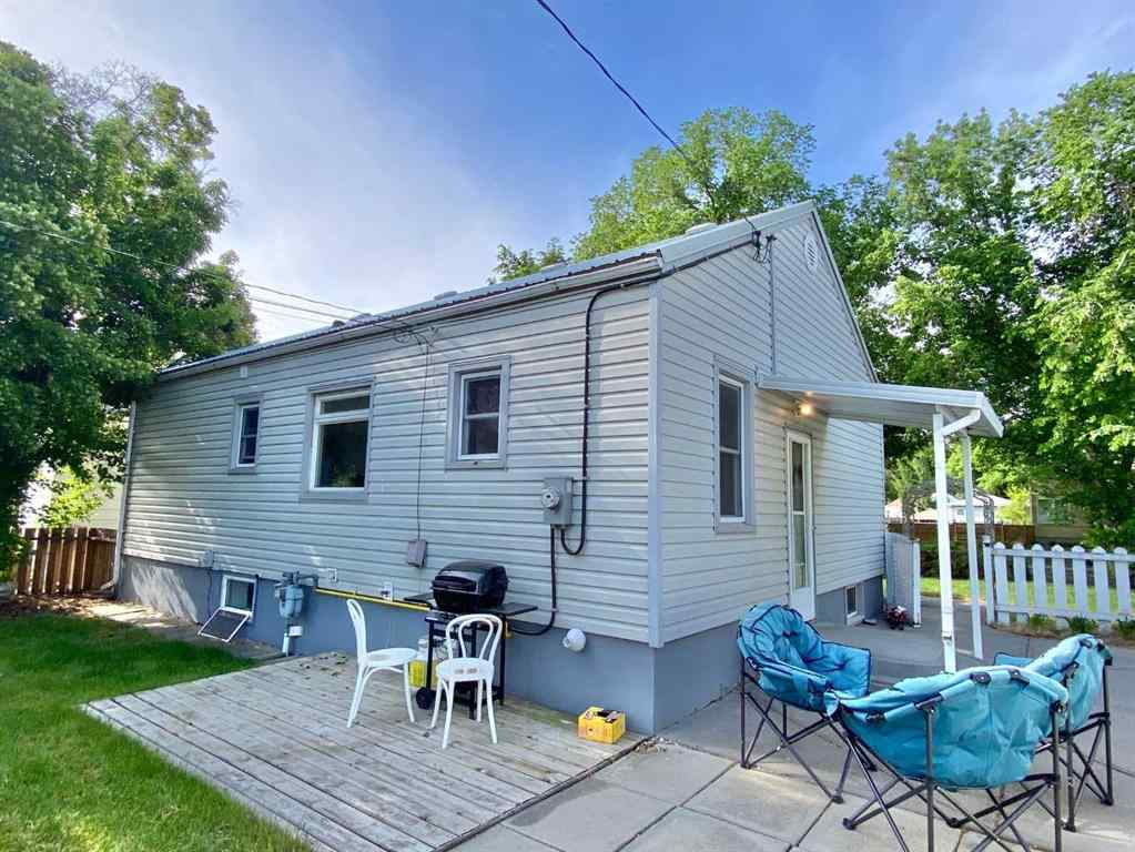 MLS® A2227143 - 518 4 Avenue W in West End Brooks, Residential