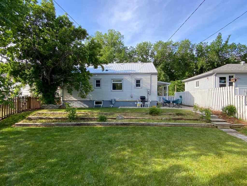 MLS® A2227143 - 518 4 Avenue W in West End Brooks, Residential