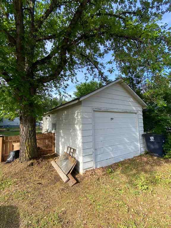 MLS® A2227143 - 518 4 Avenue W in West End Brooks, Residential