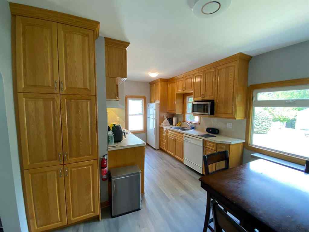 MLS® A2227143 - 518 4 Avenue W in West End Brooks, Residential
