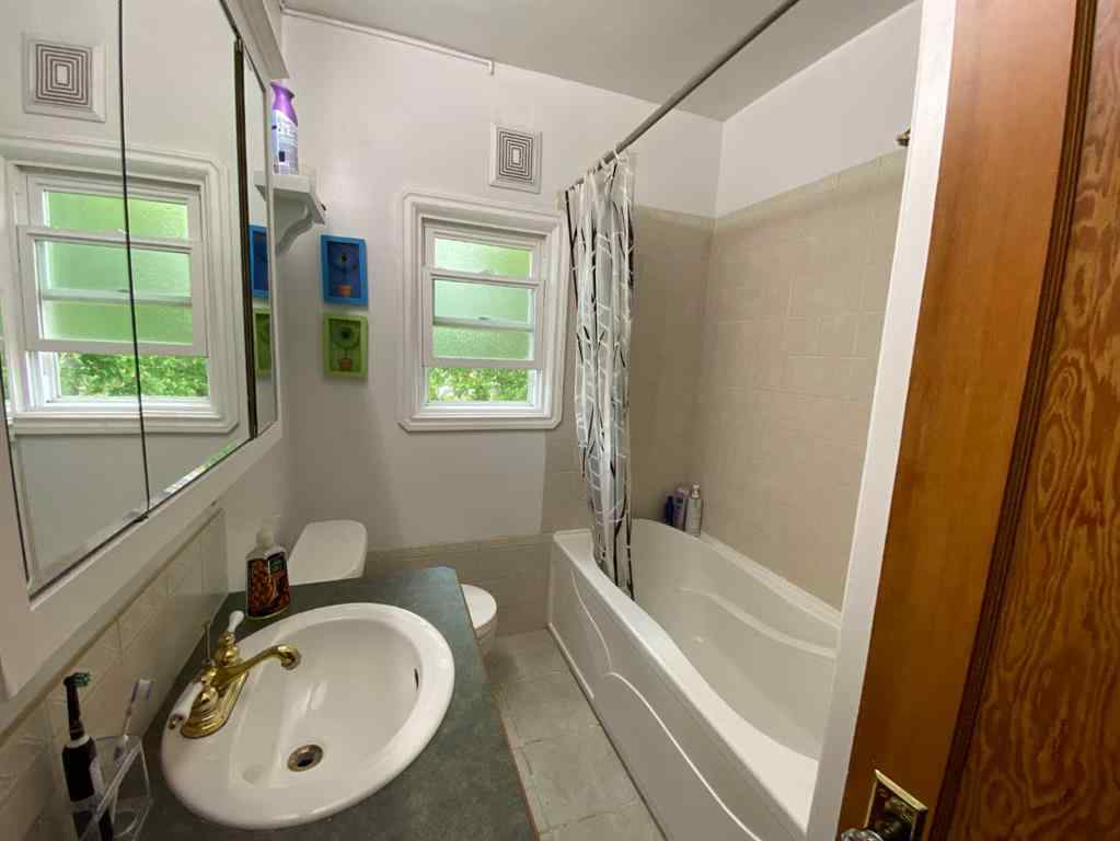 MLS® A2227143 - 518 4 Avenue W in West End Brooks, Residential