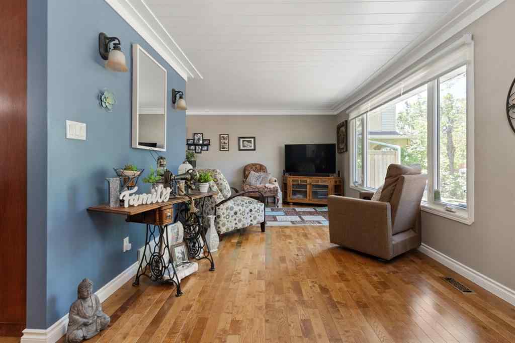 MLS® A2227182 - 4313 66 Street  in Westmount Camrose, Residential