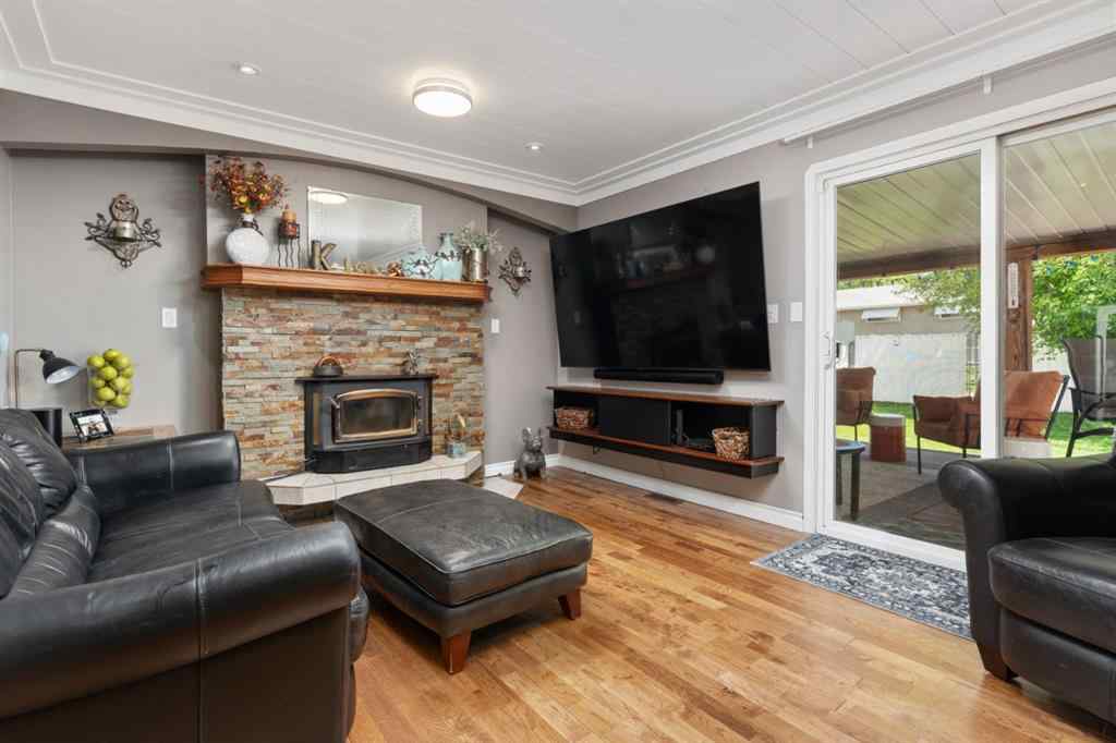 MLS® A2227182 - 4313 66 Street  in Westmount Camrose, Residential