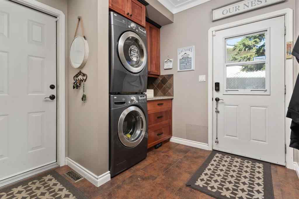 MLS® A2227182 - 4313 66 Street  in Westmount Camrose, Residential