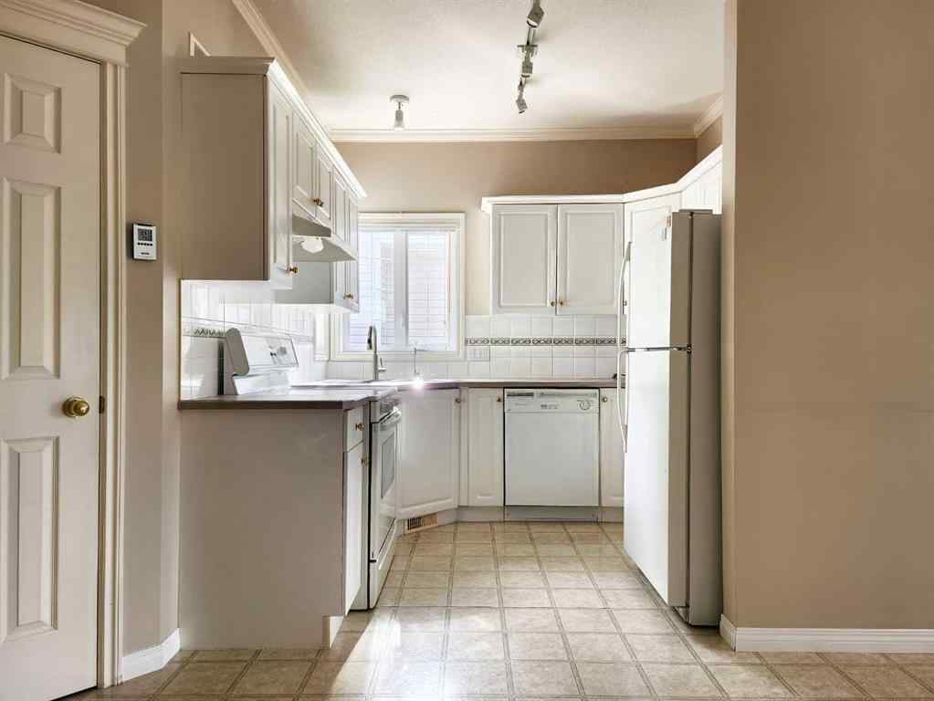 MLS® A2227191 - 27 Skyline Crescent  in NONE Claresholm, Residential