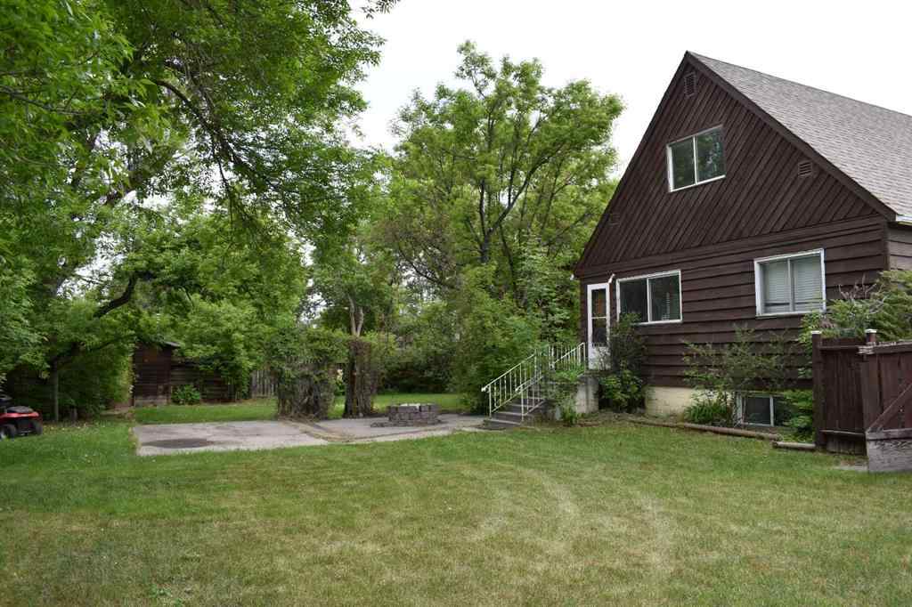 MLS® A2227223 - 7616 34 Avenue NW in Bowness Calgary, Residential