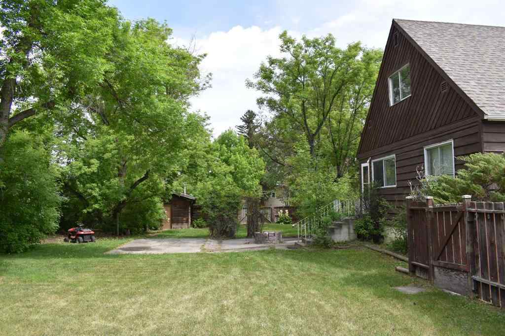 MLS® A2227223 - 7616 34 Avenue NW in Bowness Calgary, Residential