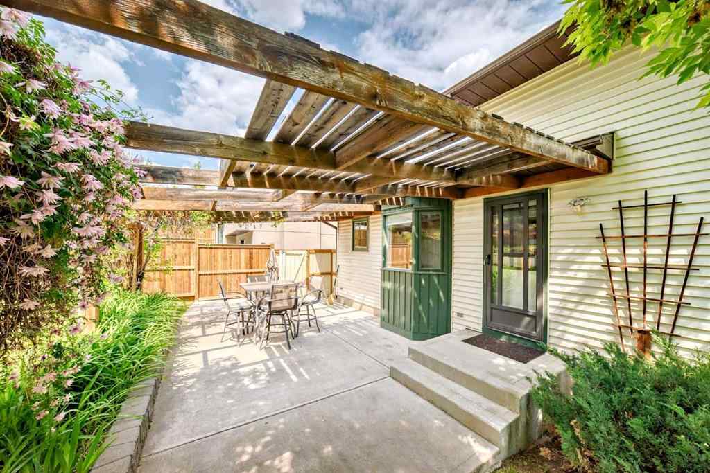 MLS® A2227257 - 139 Stratton Crescent SW in Strathcona Park Calgary, Residential