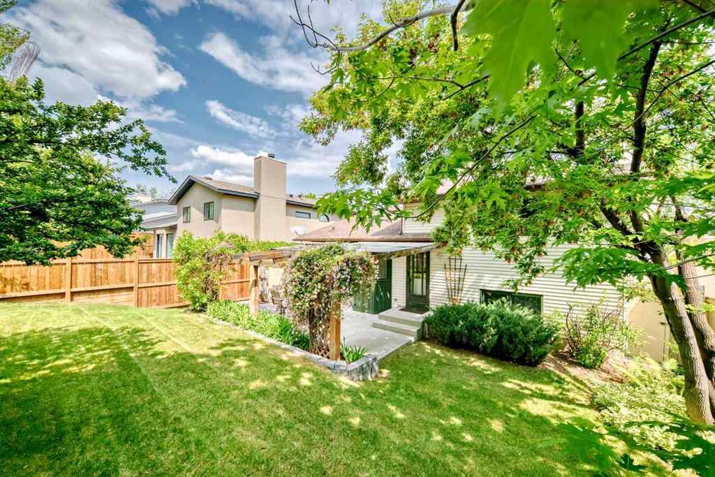 MLS® A2227257 - 139 Stratton Crescent SW in Strathcona Park Calgary, Residential