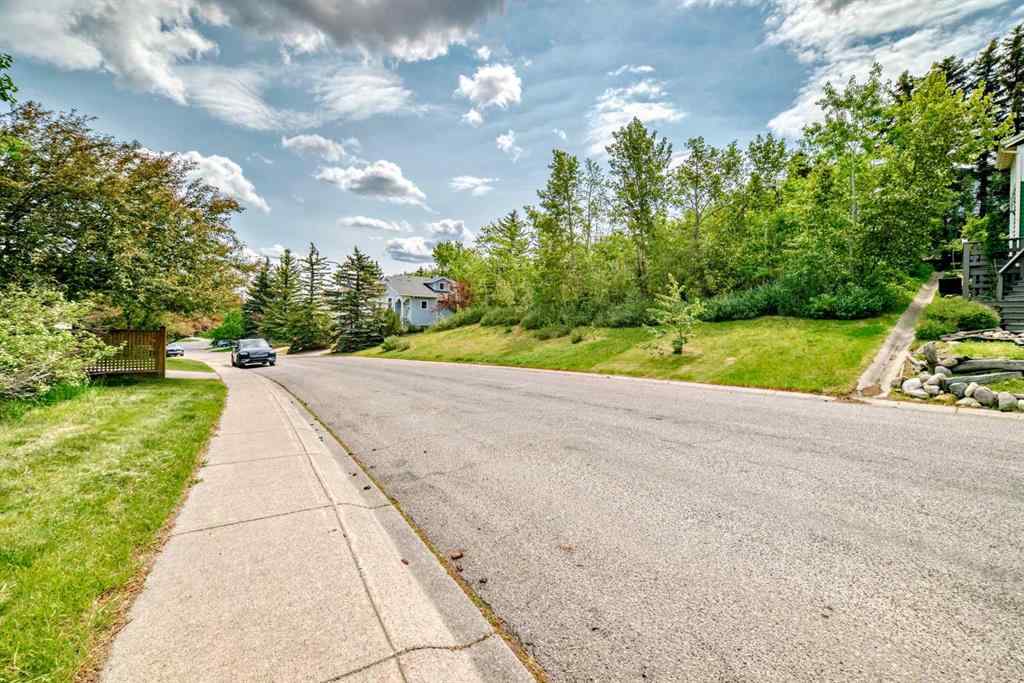 MLS® A2227257 - 139 Stratton Crescent SW in Strathcona Park Calgary, Residential