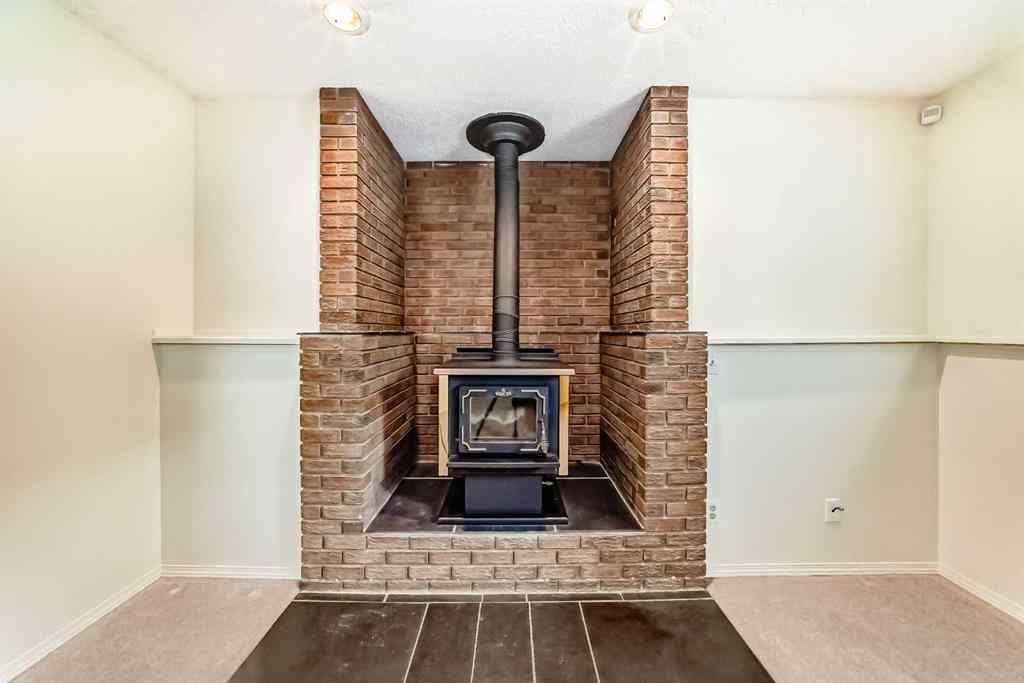 MLS® A2227257 - 139 Stratton Crescent SW in Strathcona Park Calgary, Residential