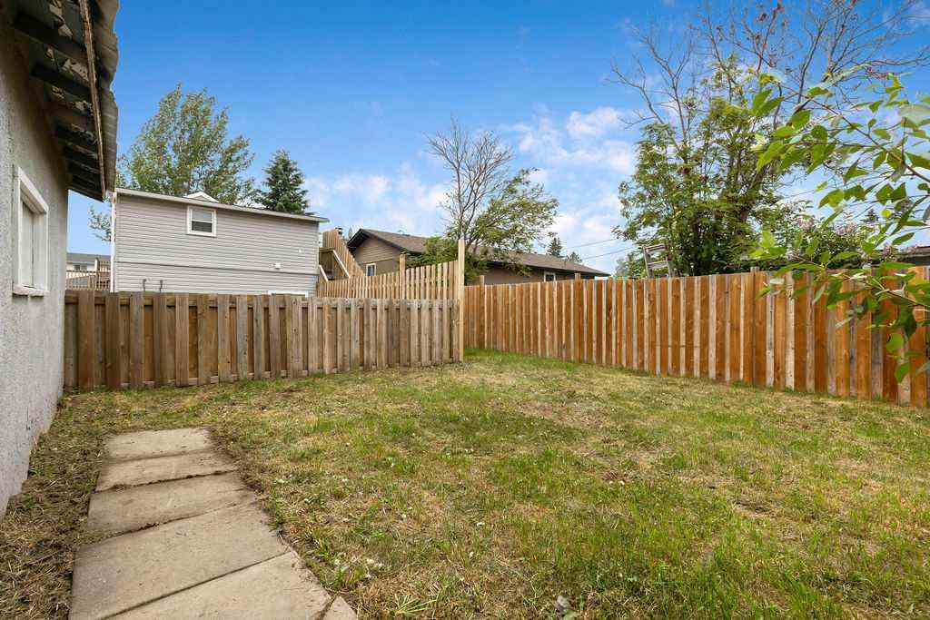 MLS® A2227260 - 1018 Smith Avenue  in NONE Crossfield, Residential