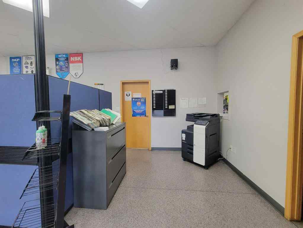 MLS® A2227440 - 768 25 Street SW in South West Industrial Medicine Hat, Commercial