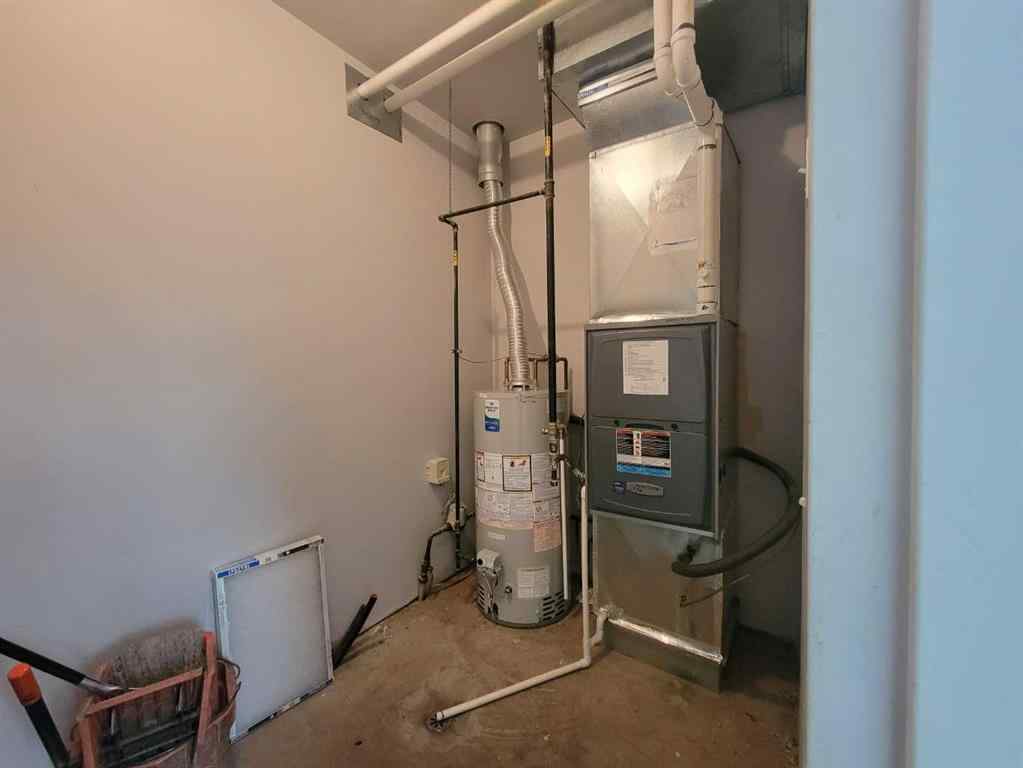 MLS® A2227440 - 768 25 Street SW in South West Industrial Medicine Hat, Commercial