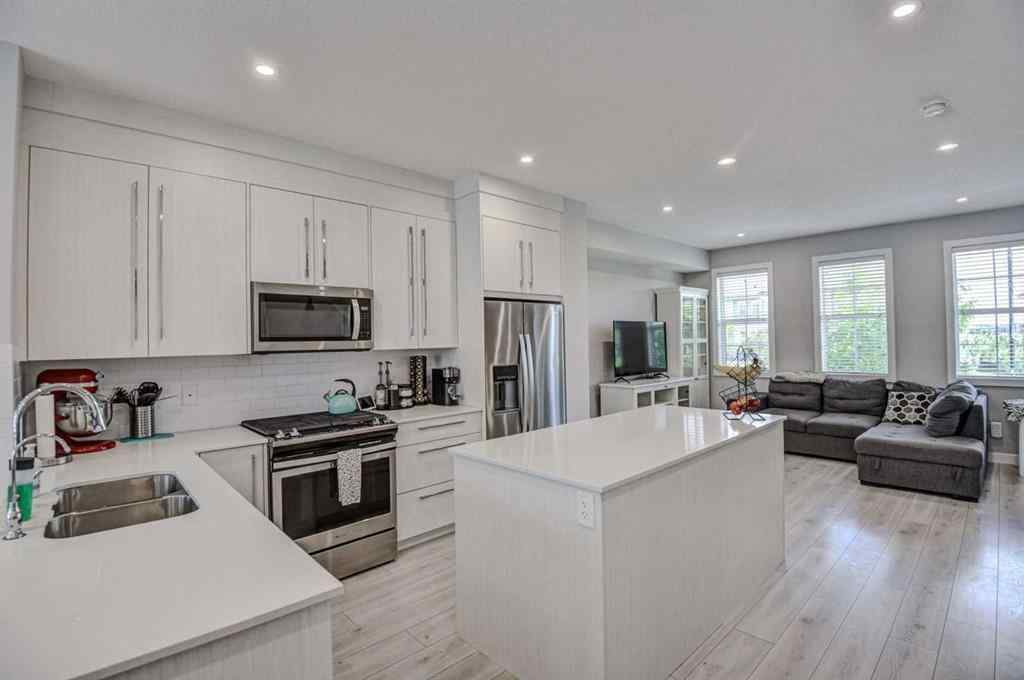 MLS® A2227468 - 448 West Lakeview Drive  in Dawson\'s Landing Chestermere, Residential