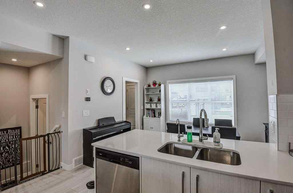 MLS® A2227468 - 448 West Lakeview Drive  in Dawson\'s Landing Chestermere, Residential