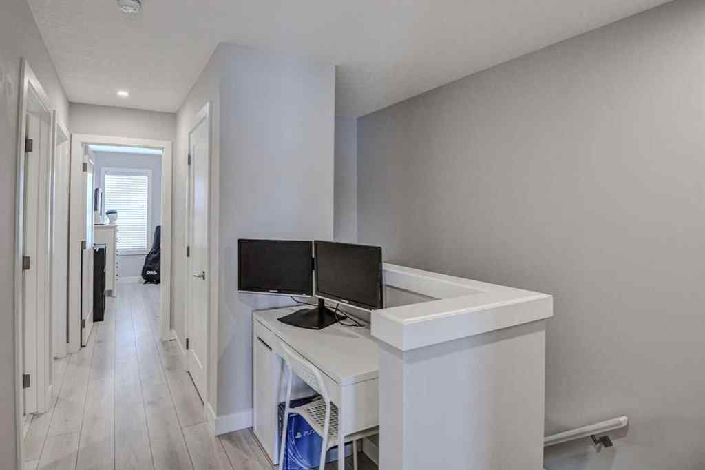 MLS® A2227468 - 448 West Lakeview Drive  in Dawson\'s Landing Chestermere, Residential