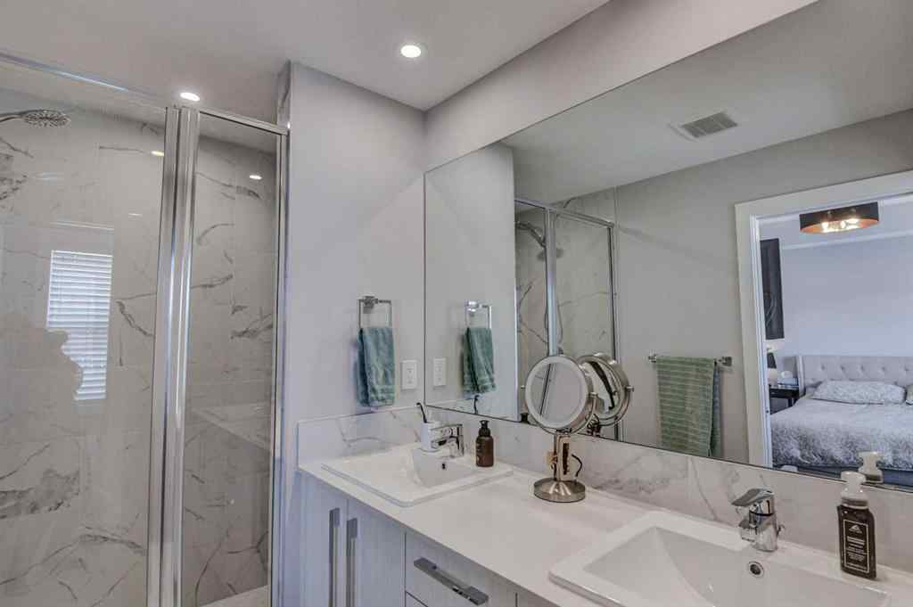MLS® A2227468 - 448 West Lakeview Drive  in Dawson\'s Landing Chestermere, Residential