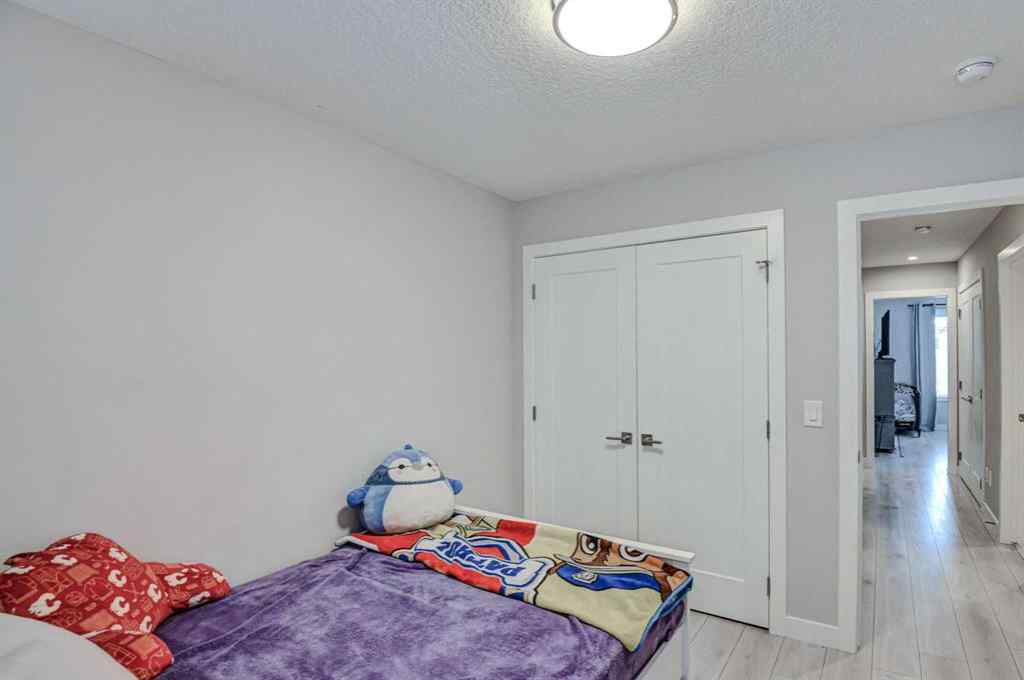 MLS® A2227468 - 448 West Lakeview Drive  in Dawson\'s Landing Chestermere, Residential