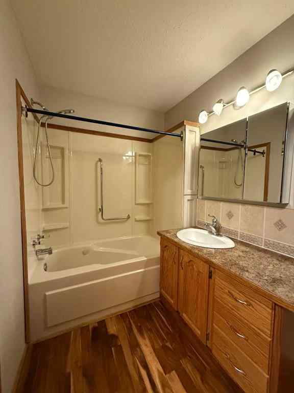 MLS® A2227510 - 5511 Shannon Drive  in NONE Olds, Residential