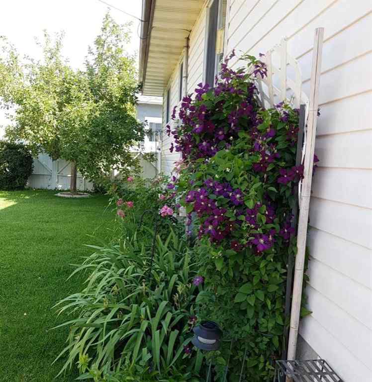 MLS® A2227554 - 1105 Ross Street  in NONE Crossfield, Residential