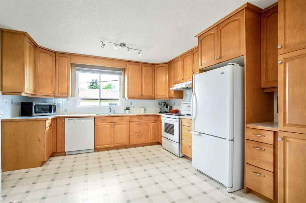 MLS® A2227554 - 1105 Ross Street  in NONE Crossfield, Residential