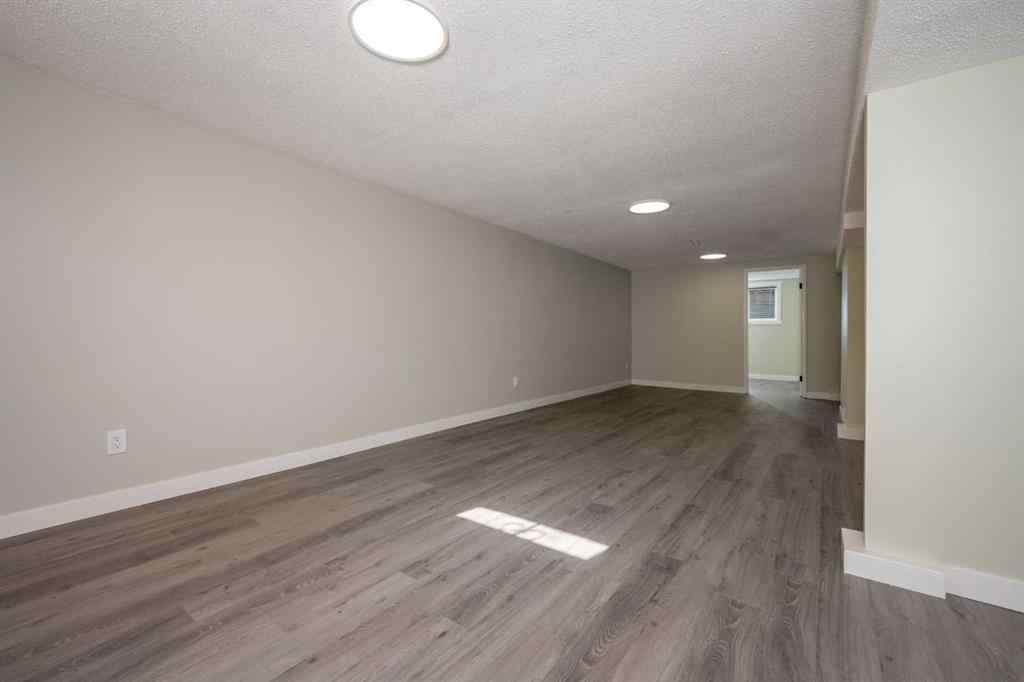 MLS® A2227605 - 724 80 Avenue SW in Kingsland Calgary, Residential