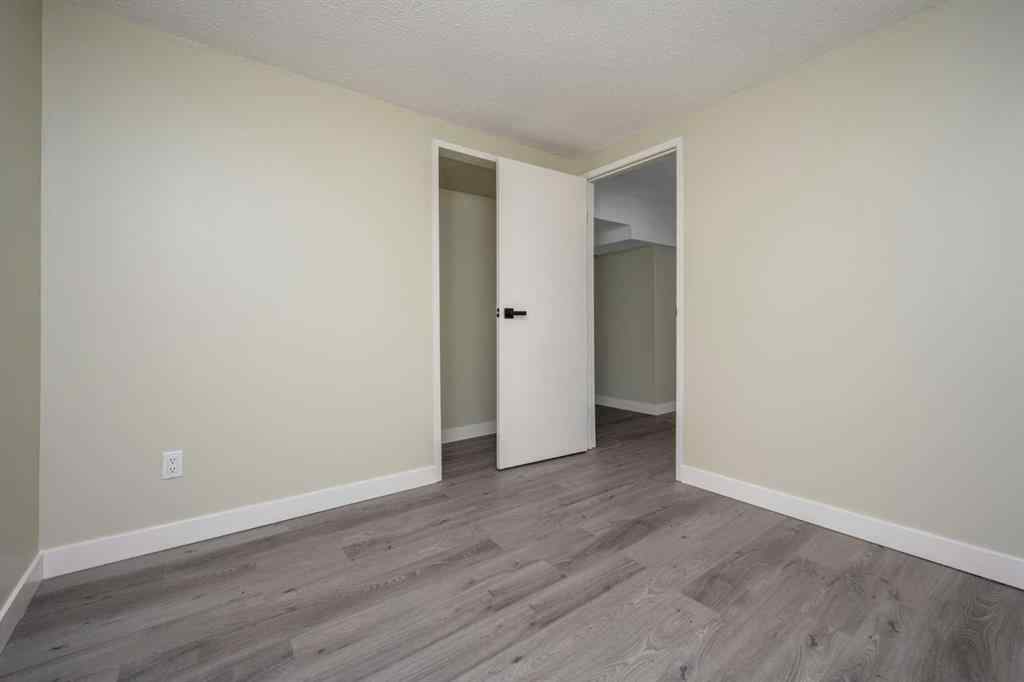 MLS® A2227605 - 724 80 Avenue SW in Kingsland Calgary, Residential