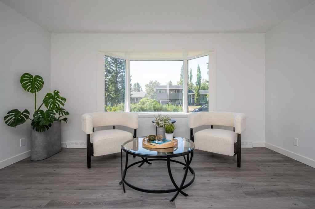 MLS® A2227605 - 724 80 Avenue SW in Kingsland Calgary, Residential