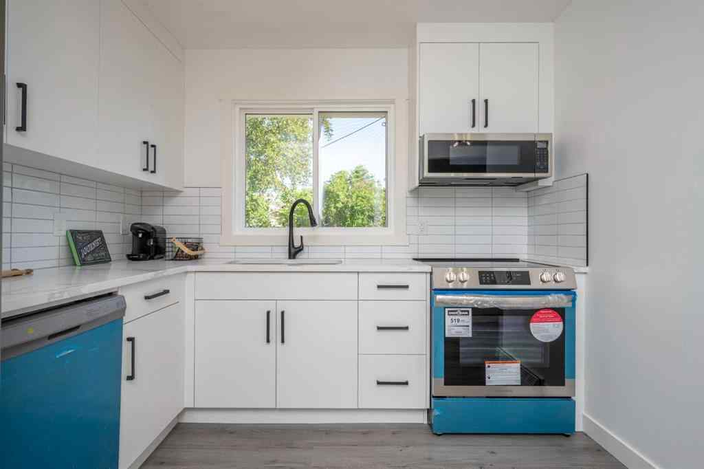 MLS® A2227605 - 724 80 Avenue SW in Kingsland Calgary, Residential