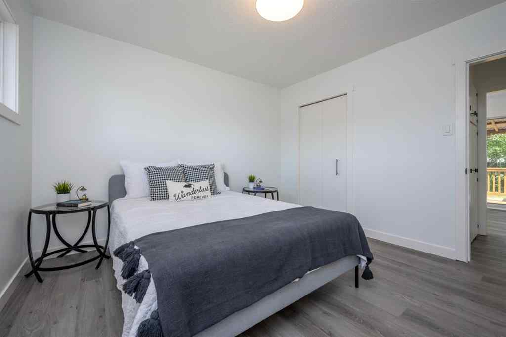 MLS® A2227605 - 724 80 Avenue SW in Kingsland Calgary, Residential