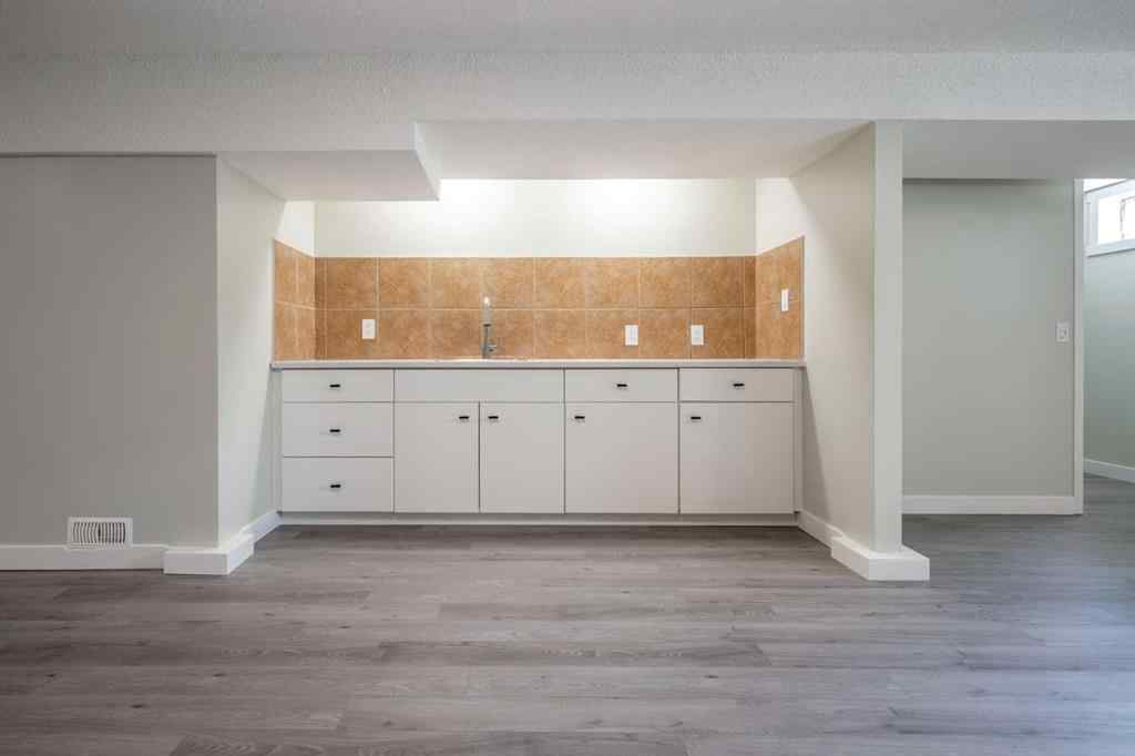 MLS® A2227605 - 724 80 Avenue SW in Kingsland Calgary, Residential