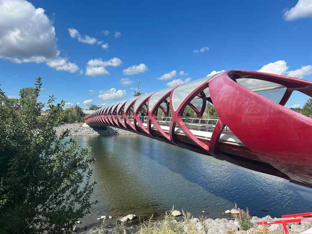 MLS® A2227673 - Unit #400F 500 Eau Claire Avenue SW in Eau Claire Calgary, Residential