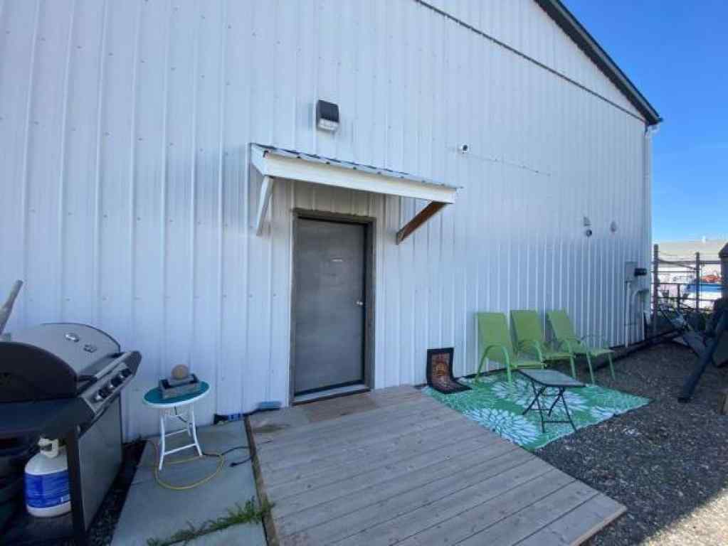 MLS® A2227681 - 6308 46 Street  in NONE Olds, Commercial
