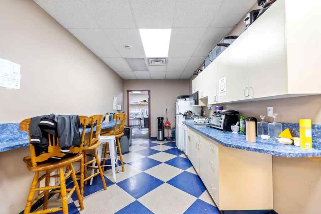MLS® A2227690 - 4852 50 Avenue NE in Westwinds Calgary, Commercial