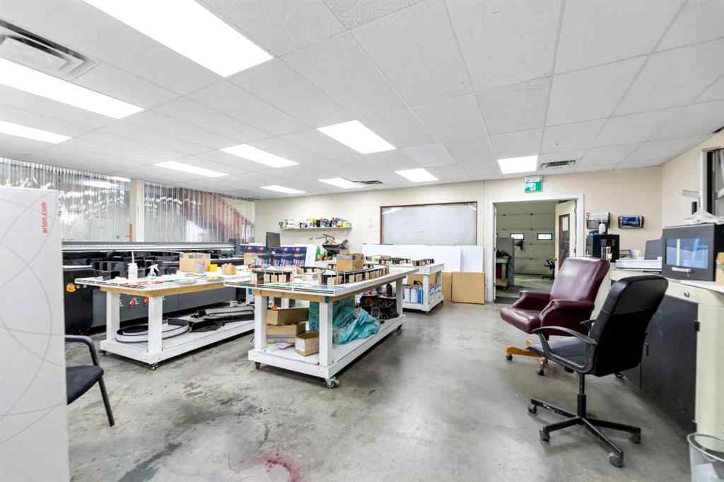 MLS® A2227690 - 4852 50 Avenue NE in Westwinds Calgary, Commercial