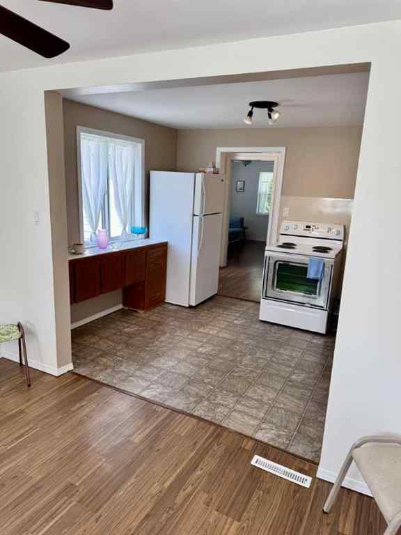 MLS® A2227836 - 18 Railway Avenue E in NONE St. Walburg, Residential